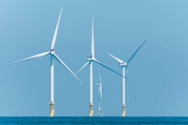 Miaoli, Tayvan 14 Eylül 2023 'te Tayvan' ın batı kıyısındaki Offshore rüzgar güç sistemlerinin görüntüsü..