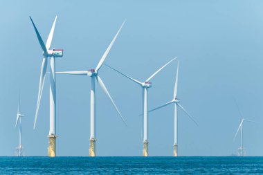 Miaoli, Tayvan 14 Eylül 2023 'te Tayvan' ın batı kıyısındaki Offshore rüzgar güç sistemlerinin görüntüsü..