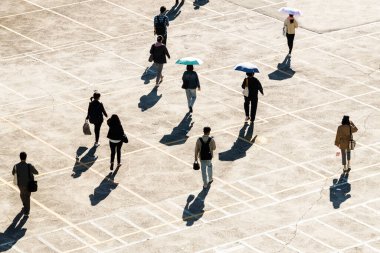 Taipei, Tayvan... 23 Kasım 2023: Taipei City, Tayvan 'da çalışmak için acele eden insanlar.