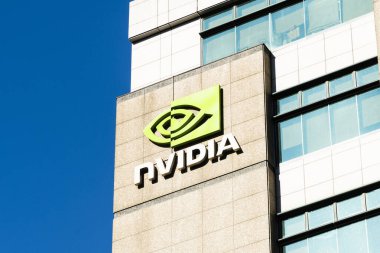 Taipei, Tayvan... 23 Kasım 2023: Neihu Teknoloji Parkı, Taipei, Tayvan 'daki Nvidia Şirketi logosunun yakın çekimi. Bu bir Amerikan çokuluslu teknoloji şirketi..