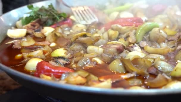 Leckeres Gegrilltes Gemüse Und Fleisch Auf Grill Freien — Stockvideo