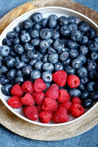 Fresh Selected Raspberries Blueberries Bowl Healthy Snack Berries Dessert Close — Stock Photo, Image