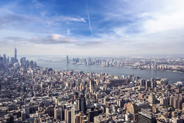 マンハッタンのスカイラインの空中ビュー — ストック写真
