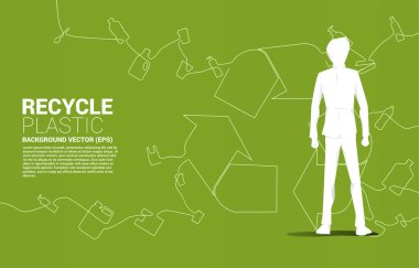 Tek satırdaki İşadamı ve Geri Dönüşüm simgesi tek kullanımlık plastik simgeyi gösterir. Plastik şişe silueti, çanta, bardak, üfleme, kaşık, çatal, bıçak.