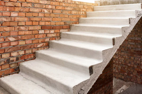 Beton Lépcsők Építési Területen Lakóház Építés Alatt Lépcsők Befejezetlen Épületen — Stock Fotó
