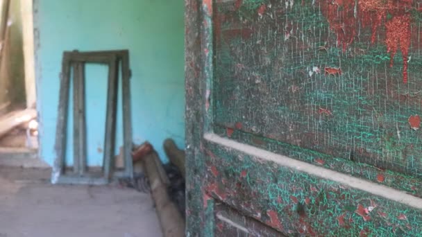 古い破壊された家 ホラーシーン ハロウィン — ストック動画