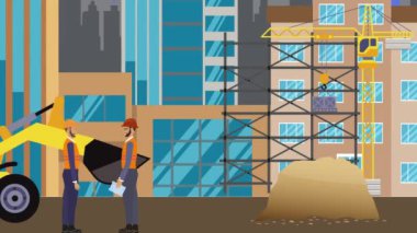 İnşaat alanı, şehrin sınırında mühendisler ve inşa makineleriyle çalışıyor.