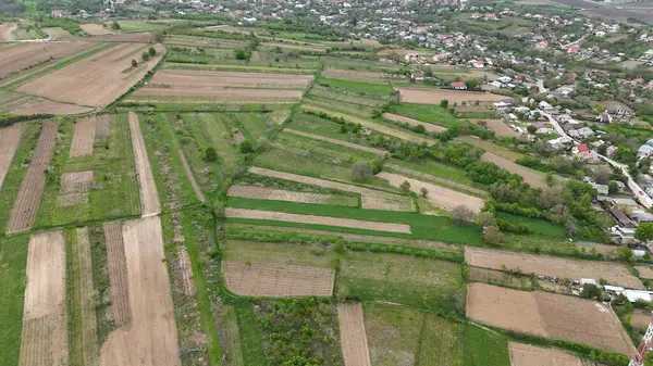 Kırsal tarım alanlarının havadan görünüşü, bahar zamanı