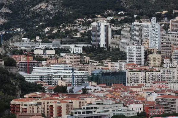 Monako şehir binalarının güzel yeri.