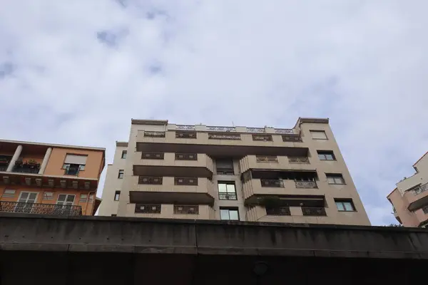 Monako şehir binalarının güzel yeri.