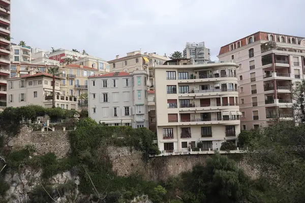 Monako şehir binalarının güzel yeri.
