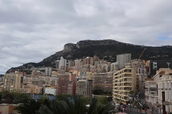 Monako şehir binalarının güzel yeri.