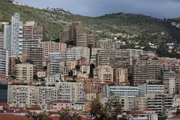 Monako şehir binalarının güzel yeri.
