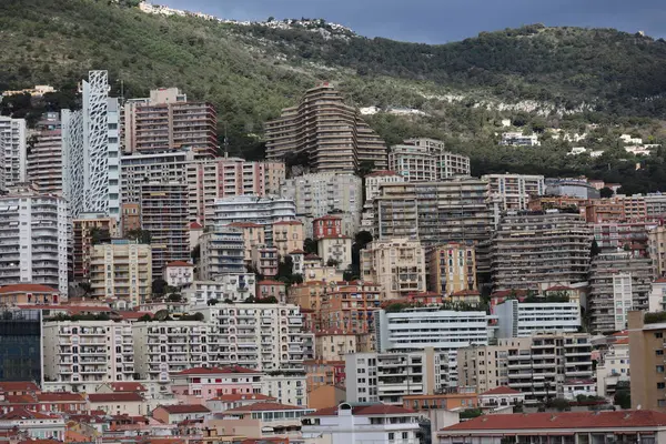 Monako şehir binalarının güzel yeri.