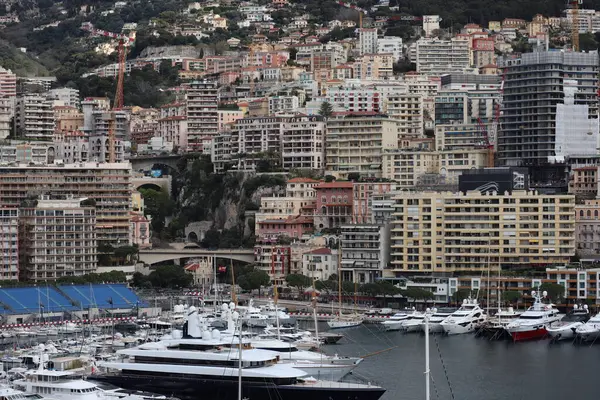 Monako şehir binalarının güzel yeri.
