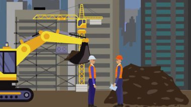 İnşaat alanı, şehrin sınırında mühendisler ve inşa makineleriyle çalışıyor.