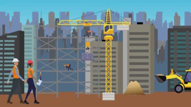 İnşaat alanı, şehrin sınırında mühendisler ve inşa makineleriyle çalışıyor.