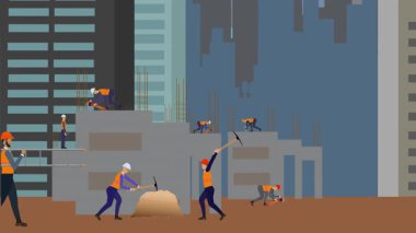 İnşaat alanı, şehrin sınırında mühendisler ve inşa makineleriyle çalışıyor.