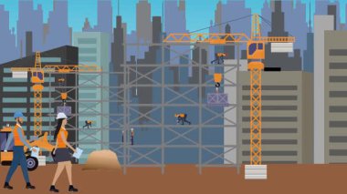 İnşaat alanı, şehrin sınırında mühendisler ve inşa makineleriyle çalışıyor.