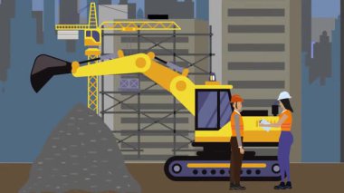 İnşaat alanı, şehrin sınırında mühendisler ve inşa makineleriyle çalışıyor.