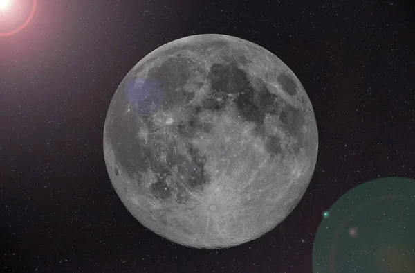 美丽而明亮的满月 背景为太阳 — 图库照片