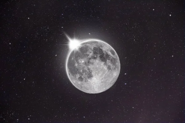 Piękny Jasny Księżyc Odbiciem Słońca Tło — Zdjęcie stockowe