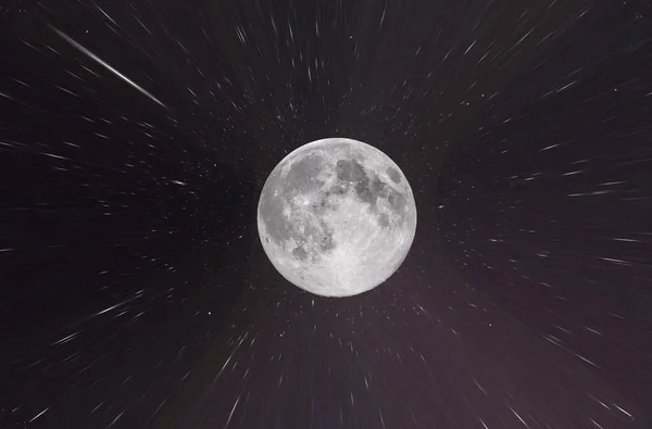 Piękna Pełnia Księżyca Zniekształca Przestrzeń Wysokiej Rozdzielczości — Zdjęcie stockowe