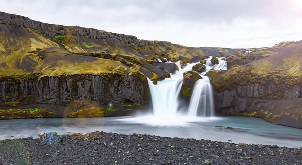 Incrível Bela Cachoeira Caindo Lago Iceland Vista Aérea — Fotografia de Stock