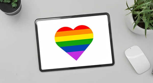 Lgbt标志心脏与原始的颜色在屏幕上 — 图库照片