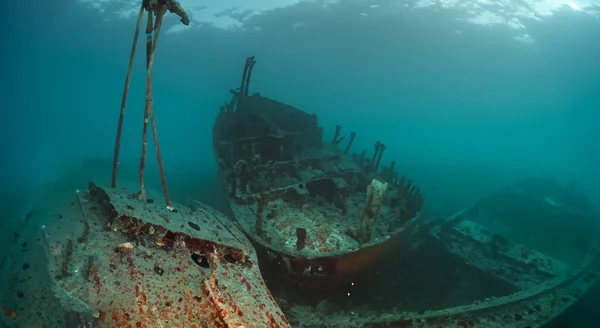 Navio Enferrujado Abandonado Sob Mar Profundo — Fotografia de Stock
