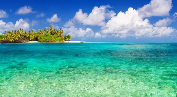 Piękny Widok Wyspę Pod Morzem Wysokiej Rozdzielczości Ostrości — Zdjęcie stockowe