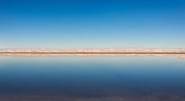 Prachtig Landschap Van Uyuni Zoutvlaktes Hoge Resolutie Met Reflectie — Stockfoto