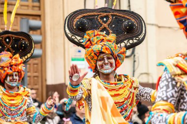Badajoz, Spain, sunday. February 19 2023. Parade through the streets of Badajoz, group called Valkerai