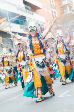 Badajoz, İspanya, Pazar. 13 Şubat 2024. Badajoz sokaklarında karnaval geçidi