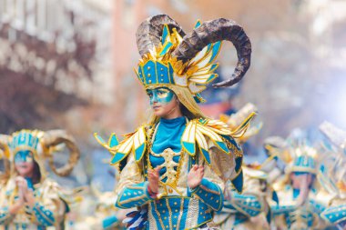 Badajoz, İspanya, Pazar. 13 Şubat 2024. Badajoz sokaklarında karnaval geçidi