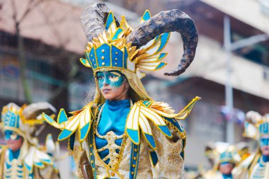 Badajoz, İspanya, Pazar. 13 Şubat 2024. Badajoz sokaklarında karnaval geçidi