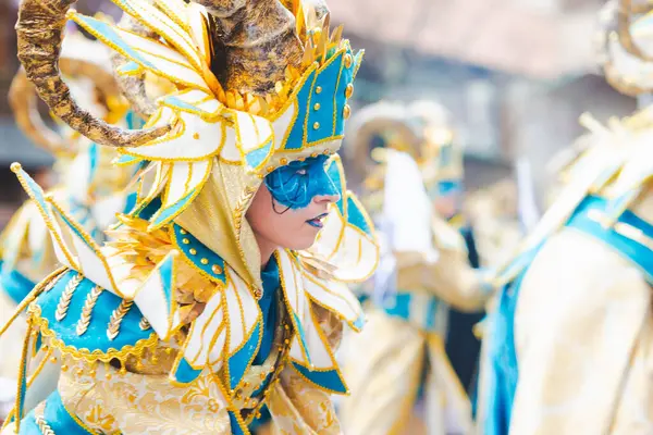 Badajoz, İspanya, Pazar. 13 Şubat 2024. Badajoz sokaklarında karnaval geçidi