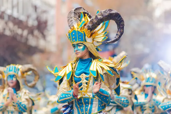 Badajoz, İspanya, Pazar. 13 Şubat 2024. Badajoz sokaklarında karnaval geçidi