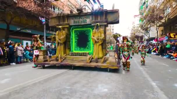 Badajoz Ισπανία Κυριακή Φεβρουαρίου 2024 Αποκριάτικη Παρέλαση Στους Δρόμους Του — Αρχείο Βίντεο