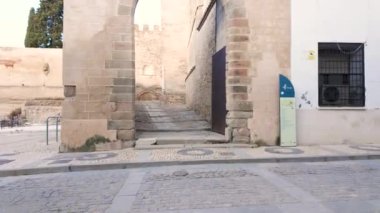 Badajoz, İspanya, Cuma. 28 Şubat 2024 Başkent Kapısı Alcazaba