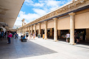 Cadiz, İspanya, Pazartesi. Temmuz 01 2024. Meşhur markanın içi.