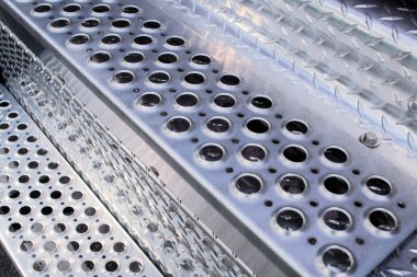 Endüstriyel elmas çelik ve daire desenli paslanmaz dış merdiven