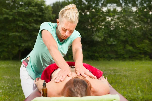 Masseur Work Giving Massage Woman Outdoor — Stock Photo, Image