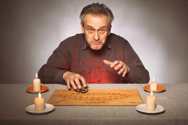 Older Spiritist Communicating Ghosts Ouija — Stock Photo, Image