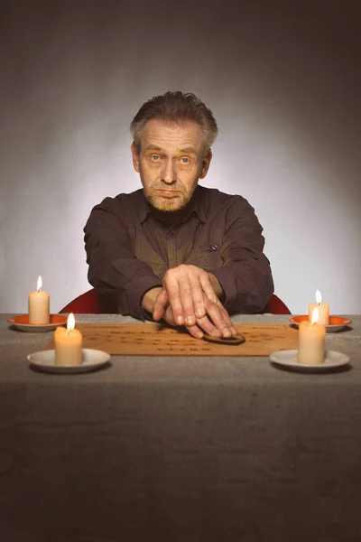Older Spiritist Communicating Ghosts Ouija — Stock Photo, Image
