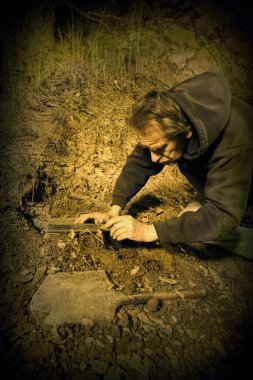 Metal detektörlü bir maceracı 2. Dünya Savaşı 'ndan kalma Alman altını buldu.