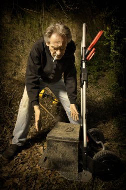 Metal detektörlü bir maceracı 2. Dünya Savaşı 'ndan kalma Alman altını buldu.