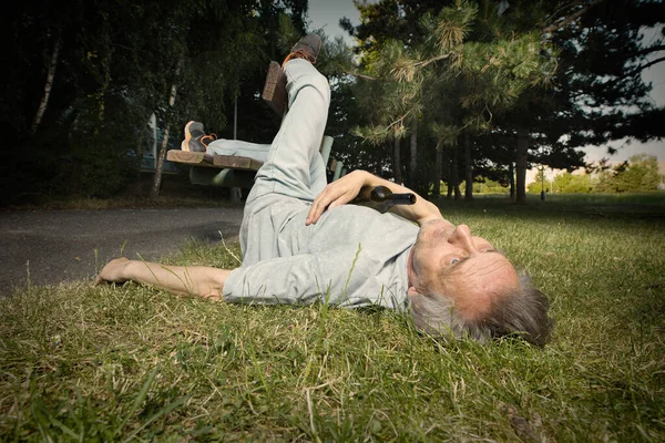 Addicted Old Man Drunked Summer City Park Inable Walk — Stock Photo, Image