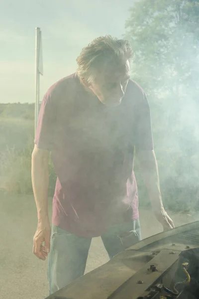 Pensioner Checking State His Car Smoking Engine — Stock Photo, Image