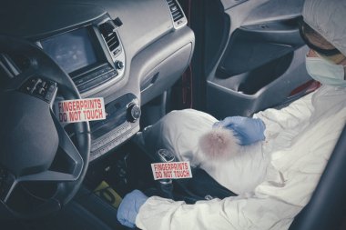 Olay yeri inceleme - arabada parmak izi bulma ve geliştirme